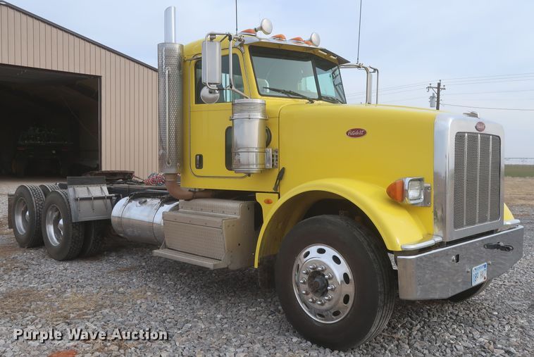 image for item DJ2313 2011 Peterbilt 367  semi truck