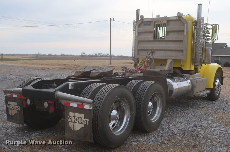 image for item DJ2313 2011 Peterbilt 367  semi truck