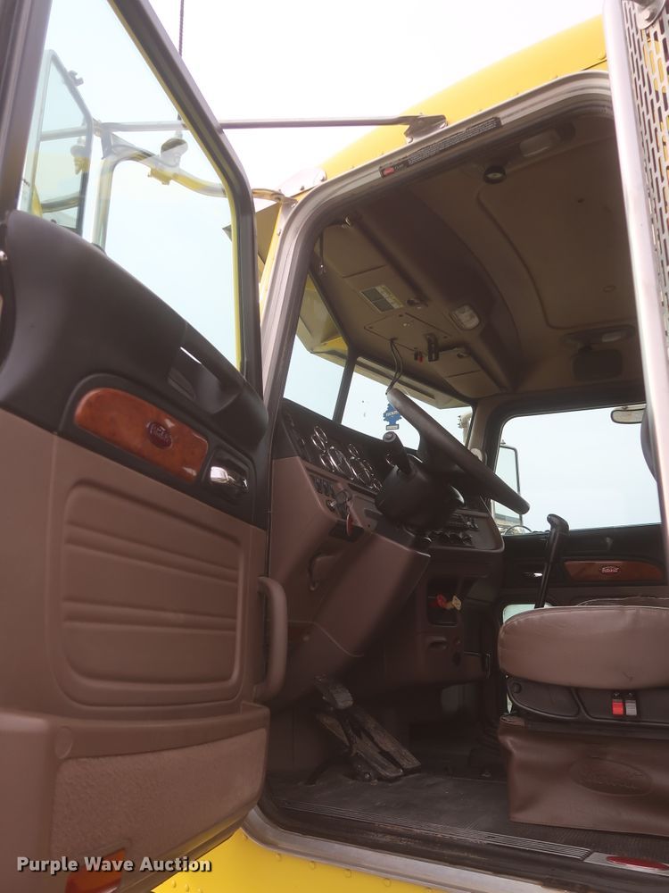 image for item DJ2313 2011 Peterbilt 367  semi truck