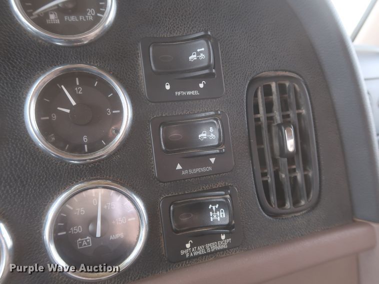 image for item DJ2313 2011 Peterbilt 367  semi truck