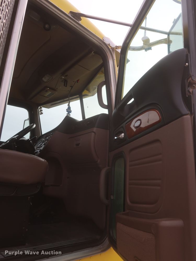 image for item DJ2313 2011 Peterbilt 367  semi truck