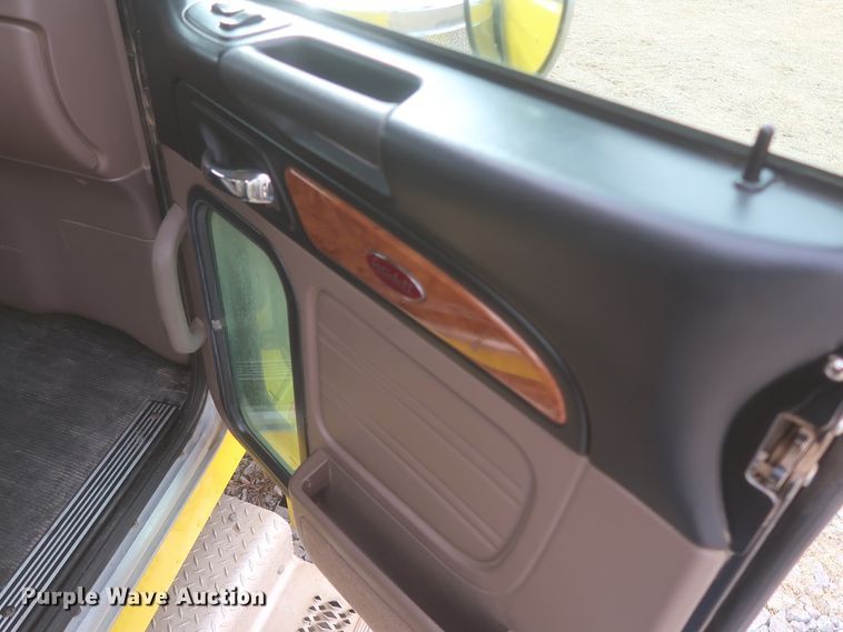 image for item DJ2313 2011 Peterbilt 367  semi truck