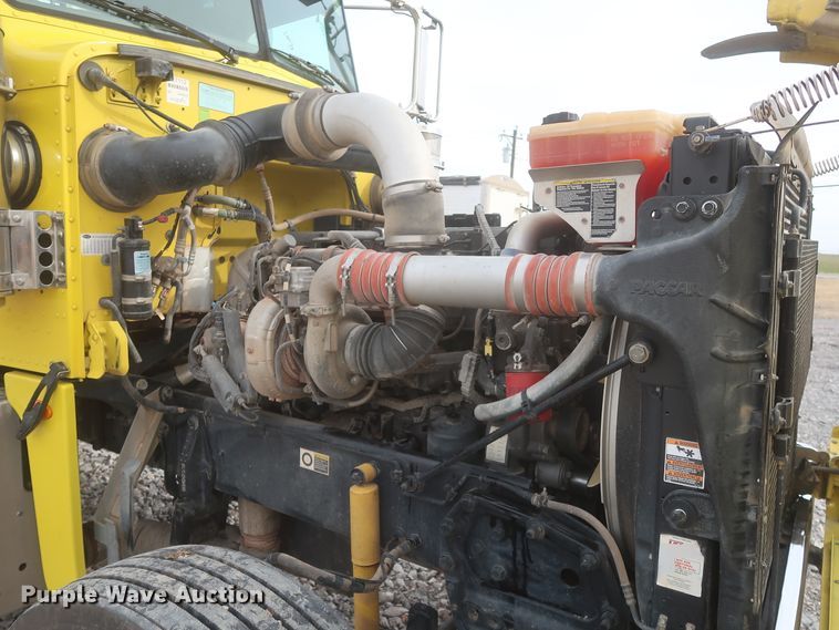 image for item DJ2313 2011 Peterbilt 367  semi truck