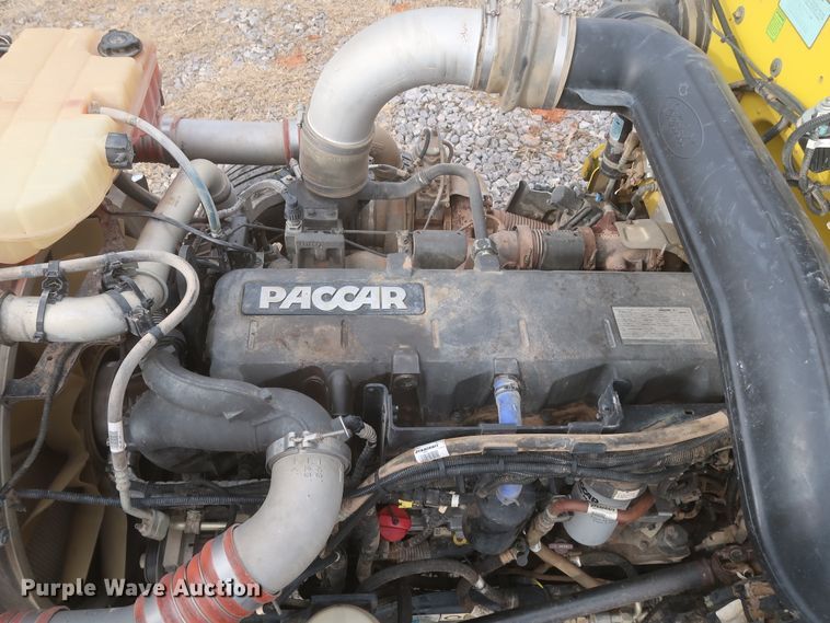 image for item DJ2313 2011 Peterbilt 367  semi truck