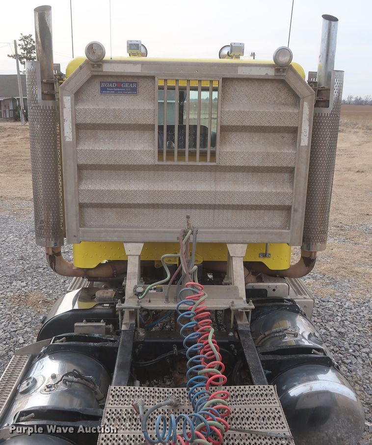 image for item DJ2313 2011 Peterbilt 367  semi truck