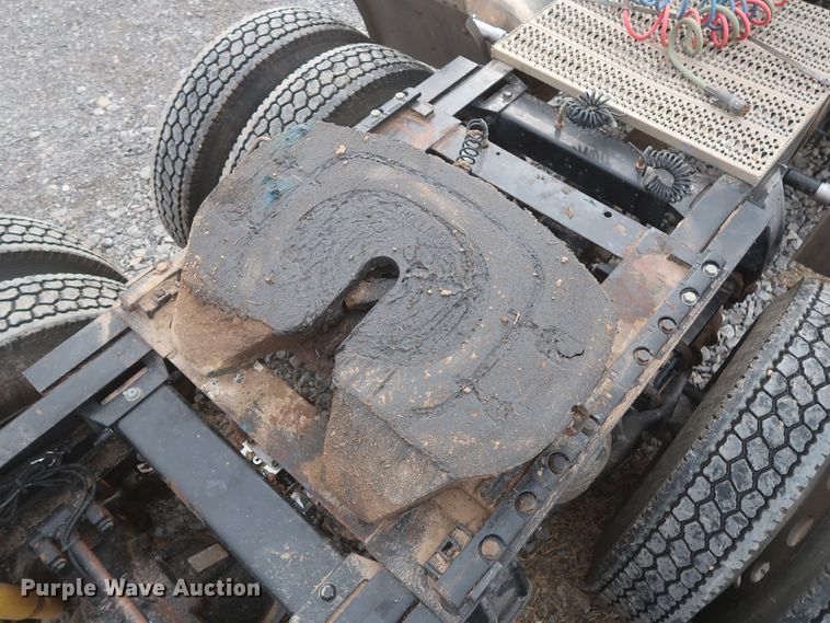 image for item DJ2313 2011 Peterbilt 367  semi truck