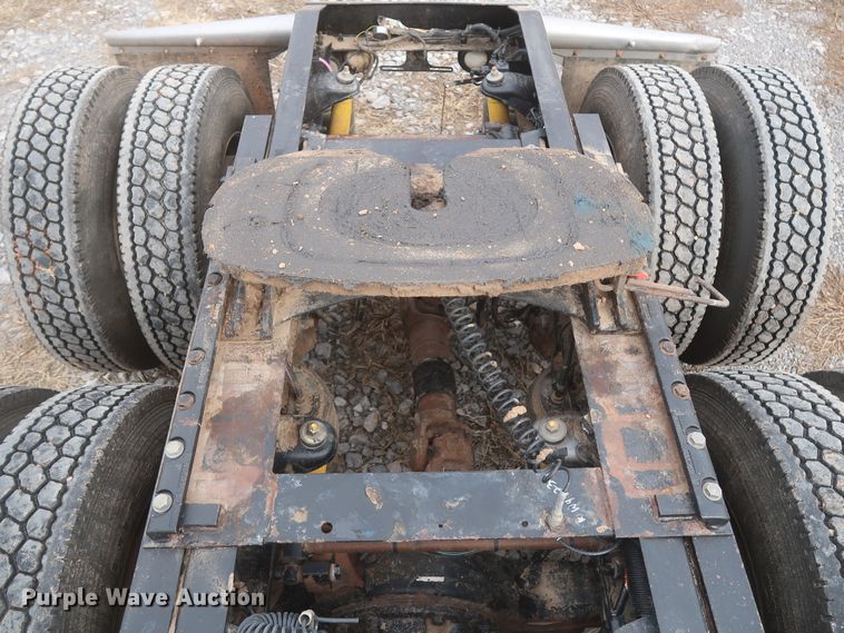 image for item DJ2313 2011 Peterbilt 367  semi truck