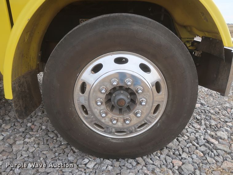 image for item DJ2313 2011 Peterbilt 367  semi truck