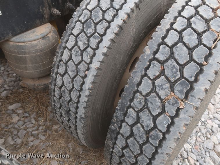 image for item DJ2313 2011 Peterbilt 367  semi truck