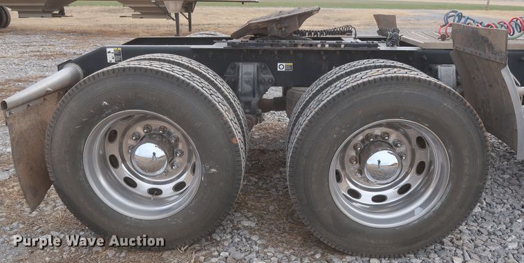 image for item DJ2313 2011 Peterbilt 367  semi truck