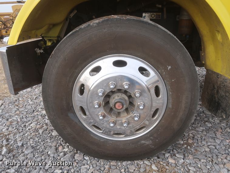 image for item DJ2313 2011 Peterbilt 367  semi truck