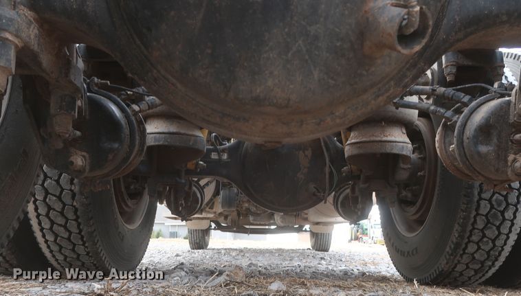 image for item DJ2313 2011 Peterbilt 367  semi truck