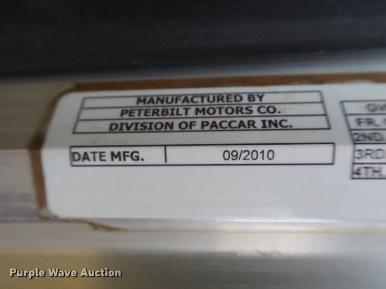 image for item DJ2313 2011 Peterbilt 367  semi truck