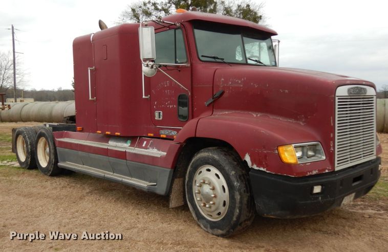 image for item DJ7293 1994 Freightliner FLD  semi truck
