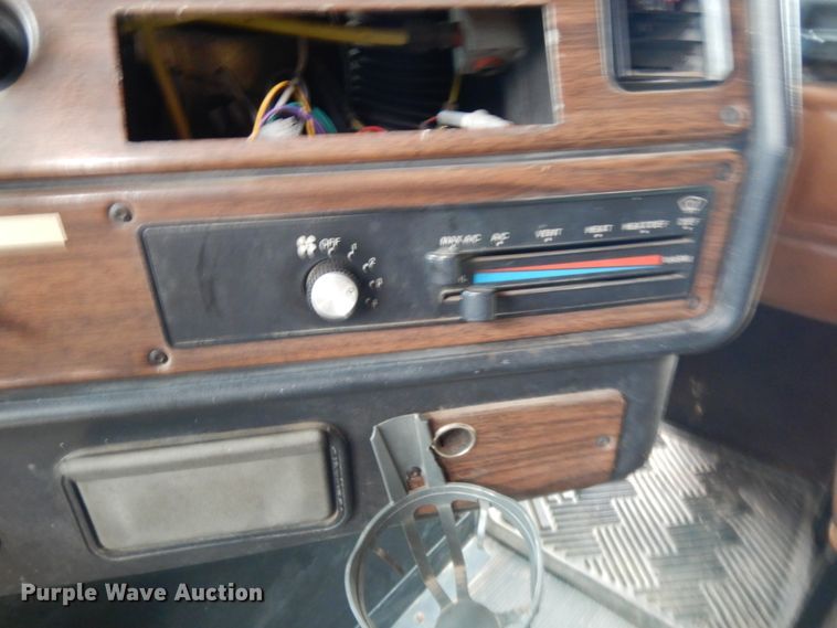 image for item DJ7293 1994 Freightliner FLD  semi truck