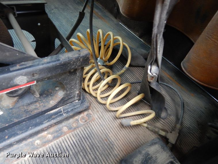 image for item DJ7293 1994 Freightliner FLD  semi truck