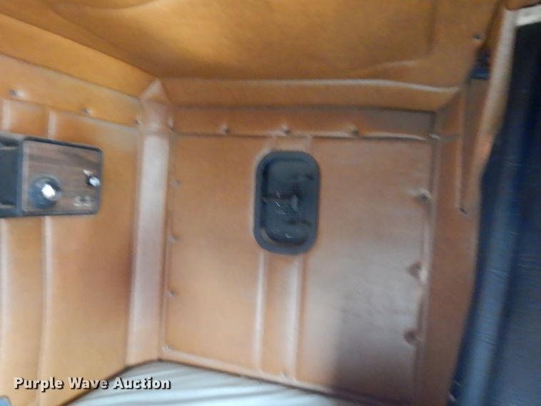 image for item DJ7293 1994 Freightliner FLD  semi truck