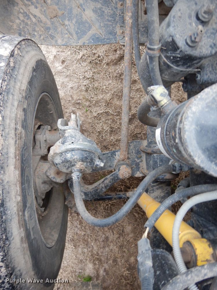 image for item DJ7293 1994 Freightliner FLD  semi truck