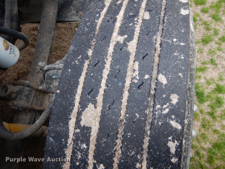 image for item DJ7293 1994 Freightliner FLD  semi truck