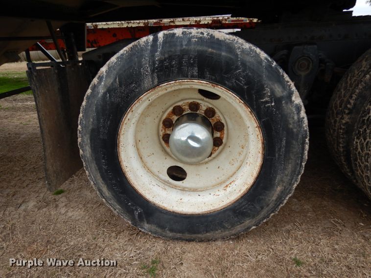 image for item DJ7293 1994 Freightliner FLD  semi truck