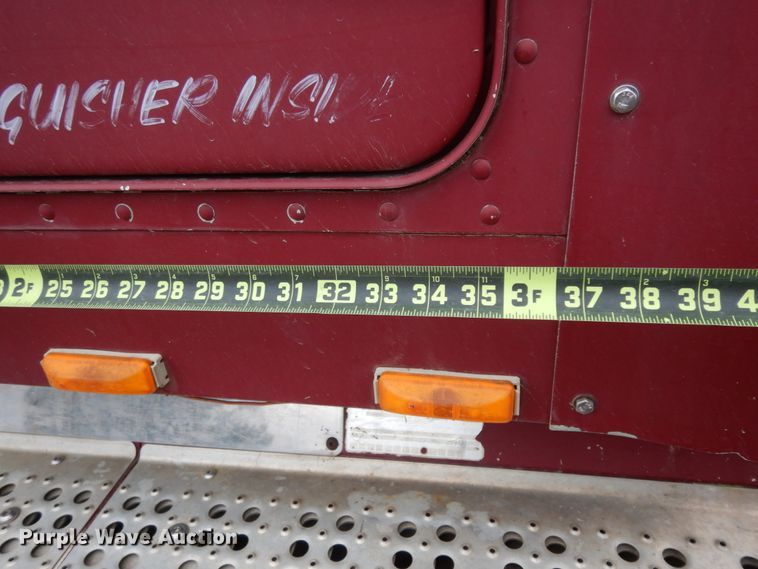 image for item DJ7293 1994 Freightliner FLD  semi truck