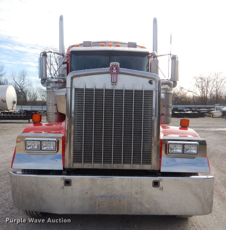 image for item DJ8619 2006 Kenworth W900  semi truck