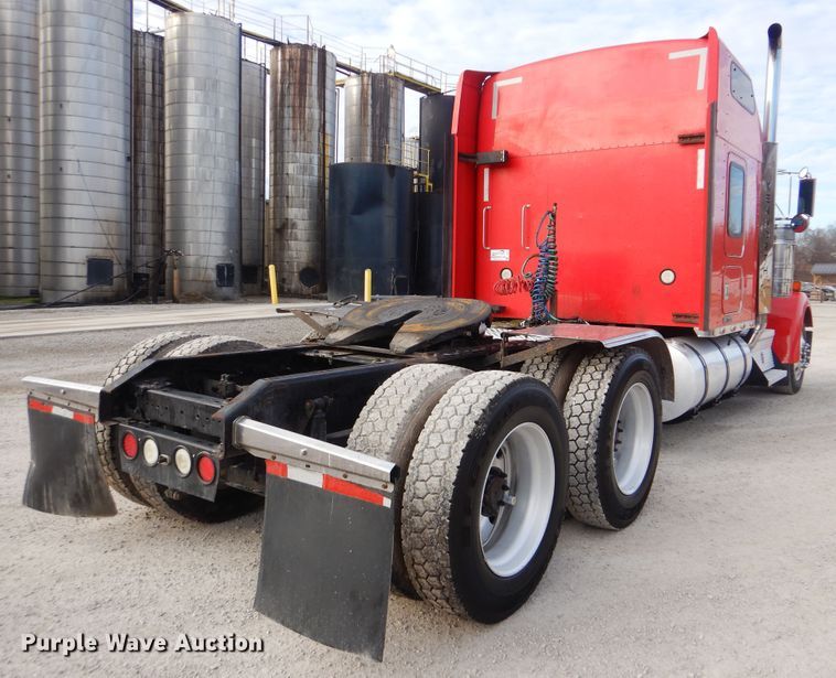 image for item DJ8619 2006 Kenworth W900  semi truck