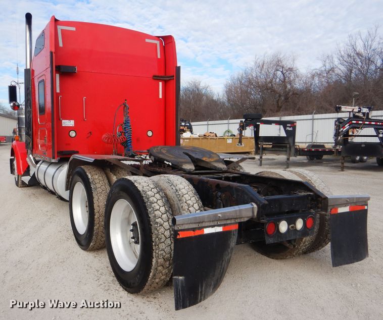 image for item DJ8619 2006 Kenworth W900  semi truck