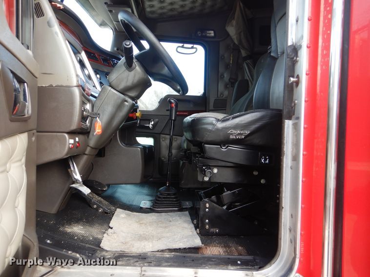 image for item DJ8619 2006 Kenworth W900  semi truck