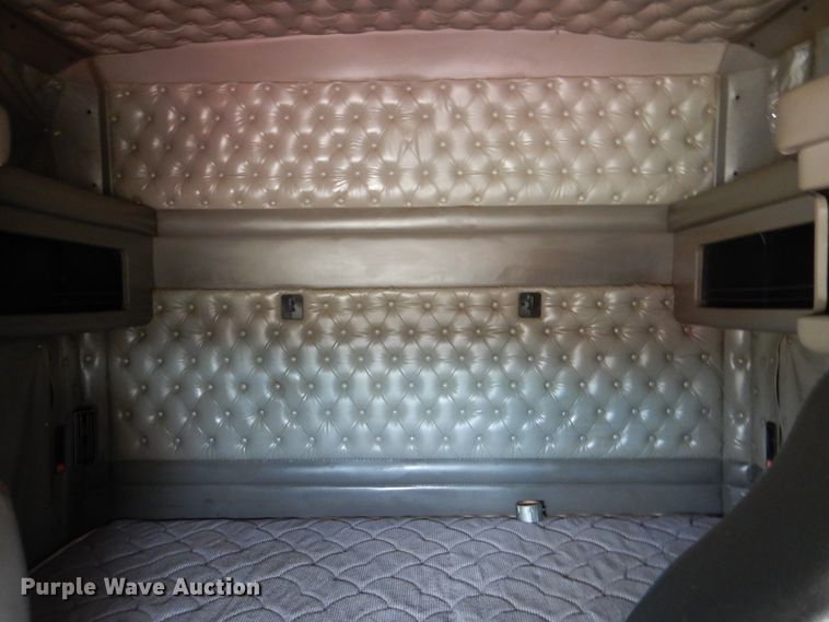 image for item DJ8619 2006 Kenworth W900  semi truck