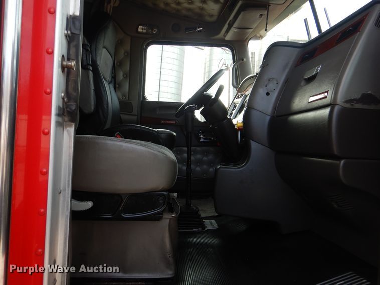 image for item DJ8619 2006 Kenworth W900  semi truck