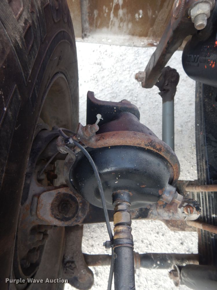 image for item DJ8619 2006 Kenworth W900  semi truck