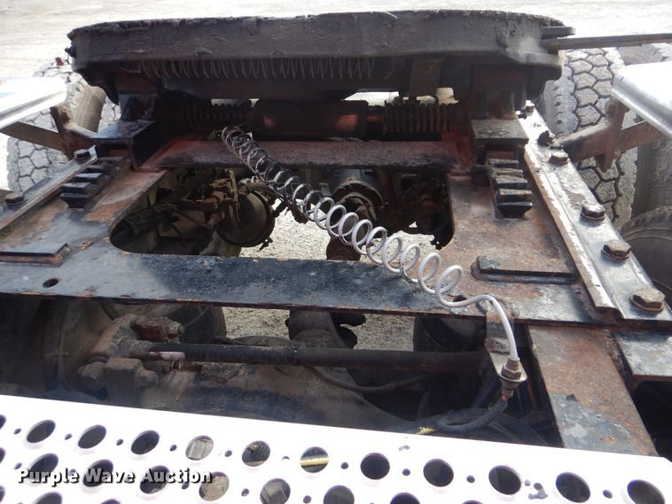 image for item DJ8619 2006 Kenworth W900  semi truck