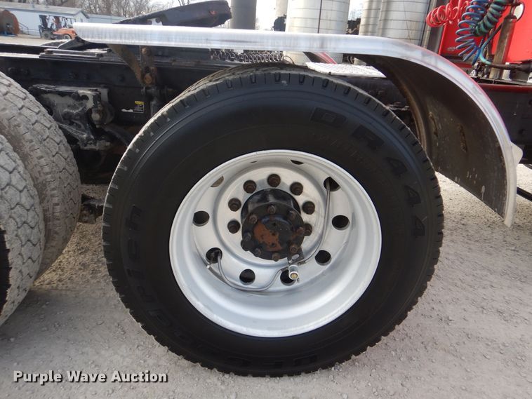 image for item DJ8619 2006 Kenworth W900  semi truck