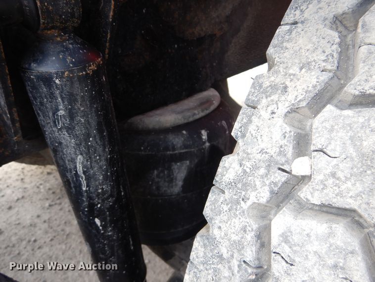 image for item DJ8619 2006 Kenworth W900  semi truck