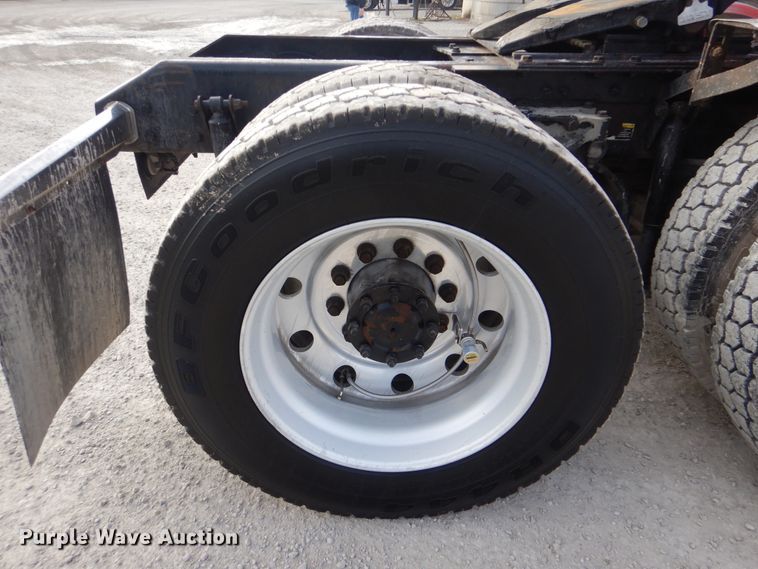 image for item DJ8619 2006 Kenworth W900  semi truck