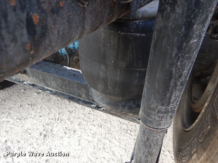 image for item DJ8619 2006 Kenworth W900  semi truck