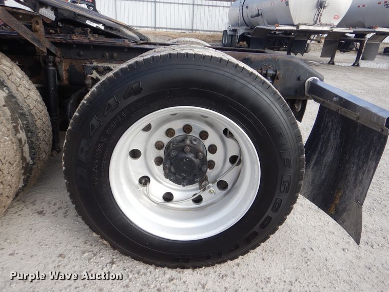 image for item DJ8619 2006 Kenworth W900  semi truck