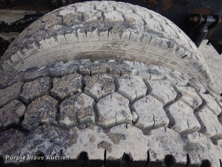 image for item DJ8619 2006 Kenworth W900  semi truck