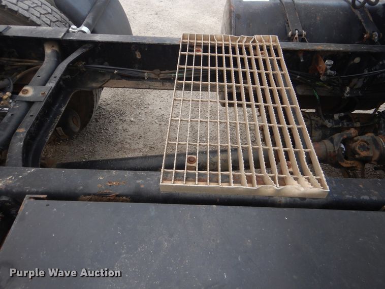 image for item DJ8632 1991 International 8100  semi truck