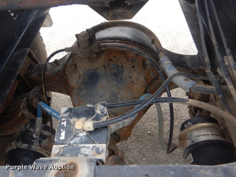 image for item DJ8632 1991 International 8100  semi truck