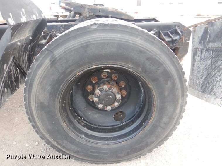 image for item DJ8632 1991 International 8100  semi truck