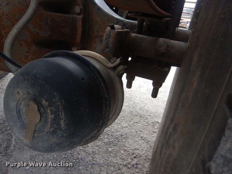 image for item DJ8632 1991 International 8100  semi truck