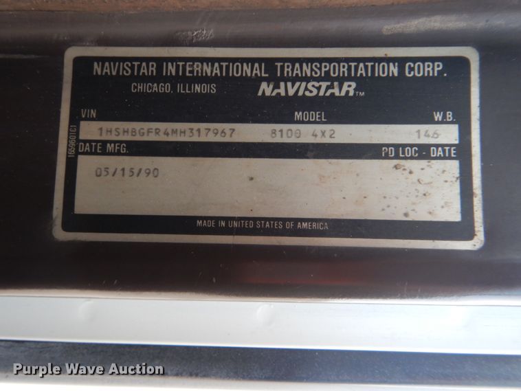 image for item DJ8632 1991 International 8100  semi truck