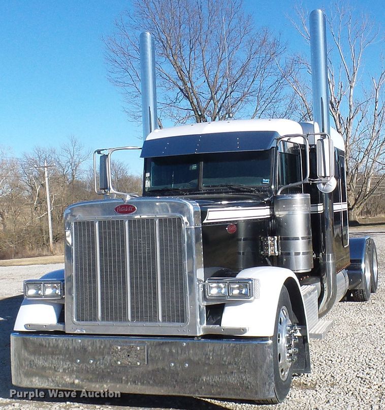 image for item DL0797 2005 Peterbilt 379  semi truck