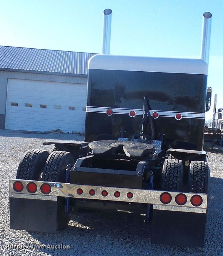 image for item DL0797 2005 Peterbilt 379  semi truck