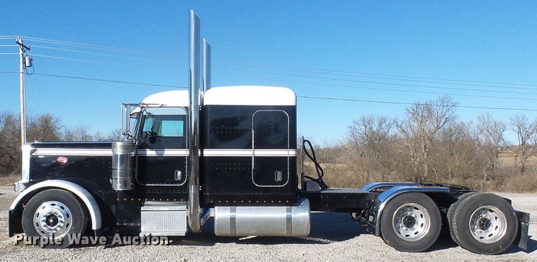 image for item DL0797 2005 Peterbilt 379  semi truck