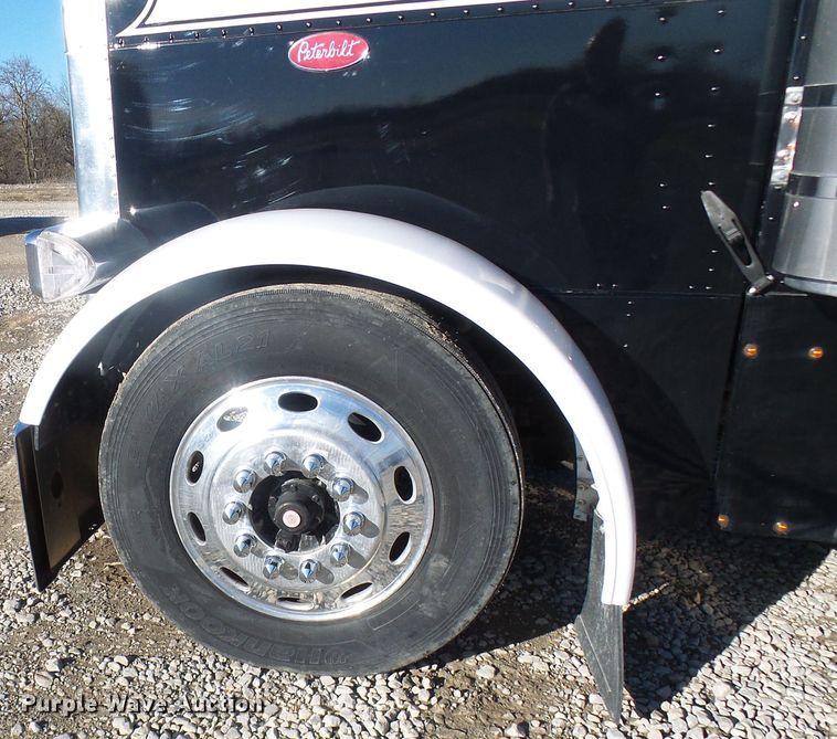 image for item DL0797 2005 Peterbilt 379  semi truck