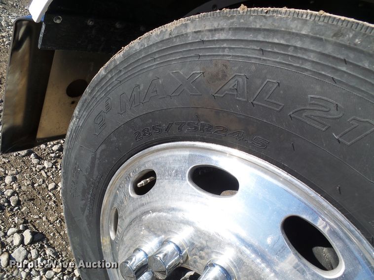 image for item DL0797 2005 Peterbilt 379  semi truck