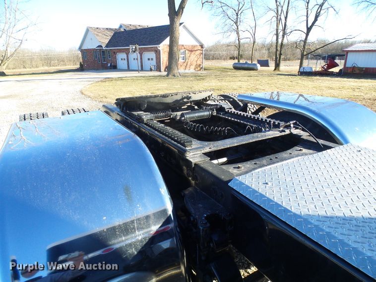 image for item DL0797 2005 Peterbilt 379  semi truck